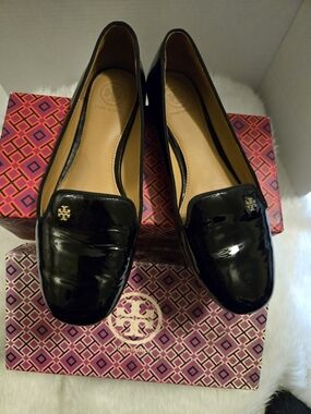 Tory Burch Samanta Black Patent Leather Logo Loafers